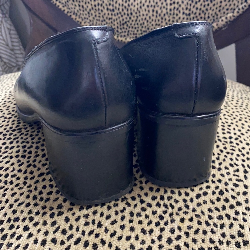 Feet First Shoes - Picture 4 of 6